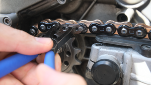 Titanium "Jaws" 520 Master Link Clip (Gold Tiodize Available Only)