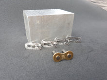 Load image into Gallery viewer, Titanium 520 Chain Master Link Clip