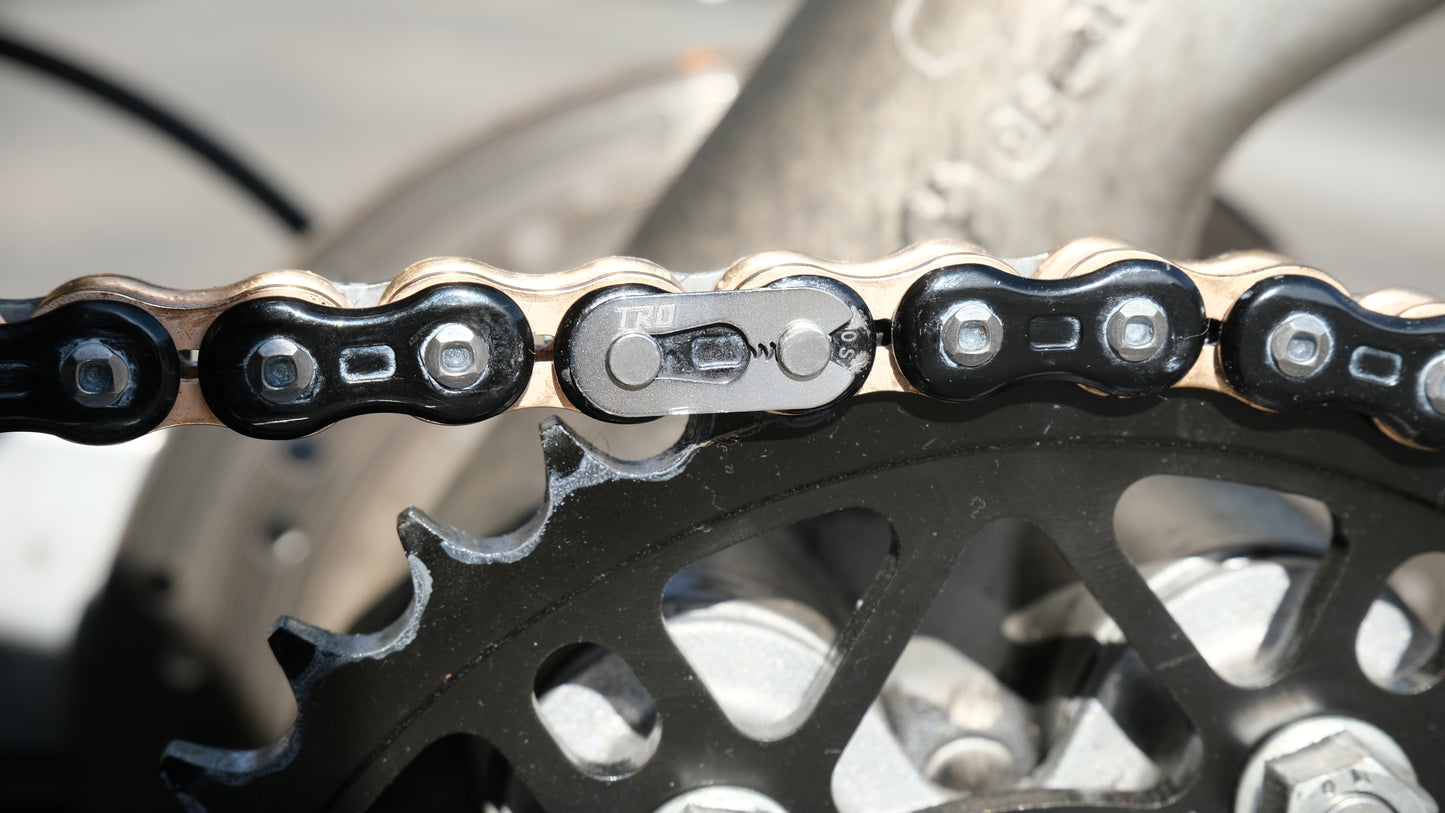 Titanium "Jaws" 520 Master Link Clip (Gold Tiodize Available Only)