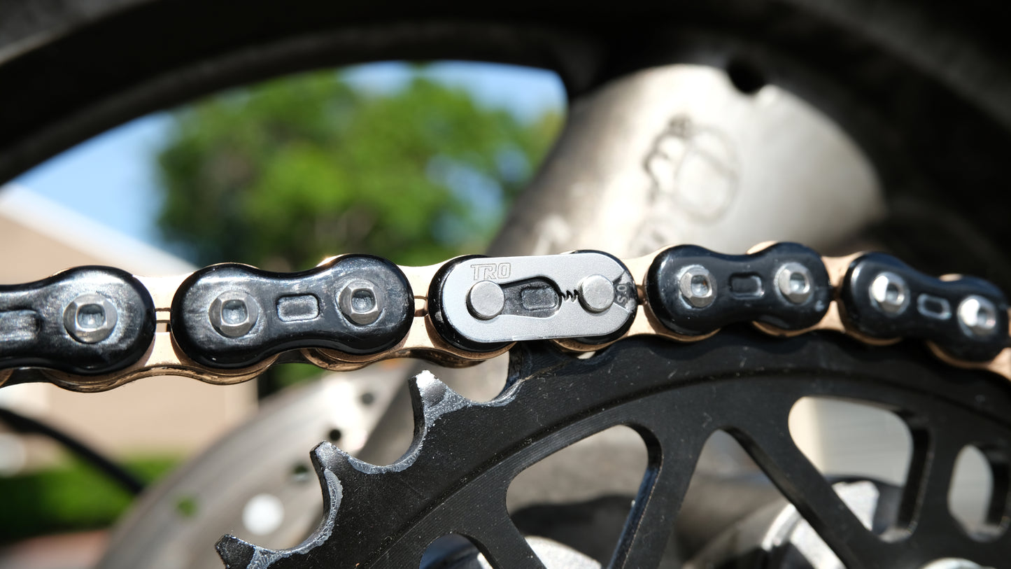 Titanium "Jaws" 520 Master Link Clip (Gold Tiodize Available Only)