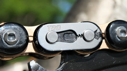 Titanium "Jaws" 520 Master Link Clip (Gold Tiodize Available Only)