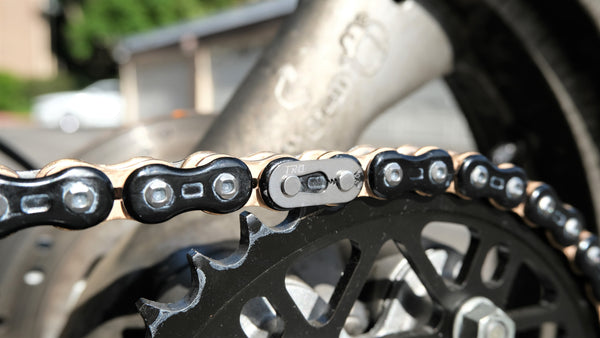 Load image into Gallery viewer, Titanium &quot;Jaws&quot; 520 Master Link Clip (Gold Tiodize Available Only)
