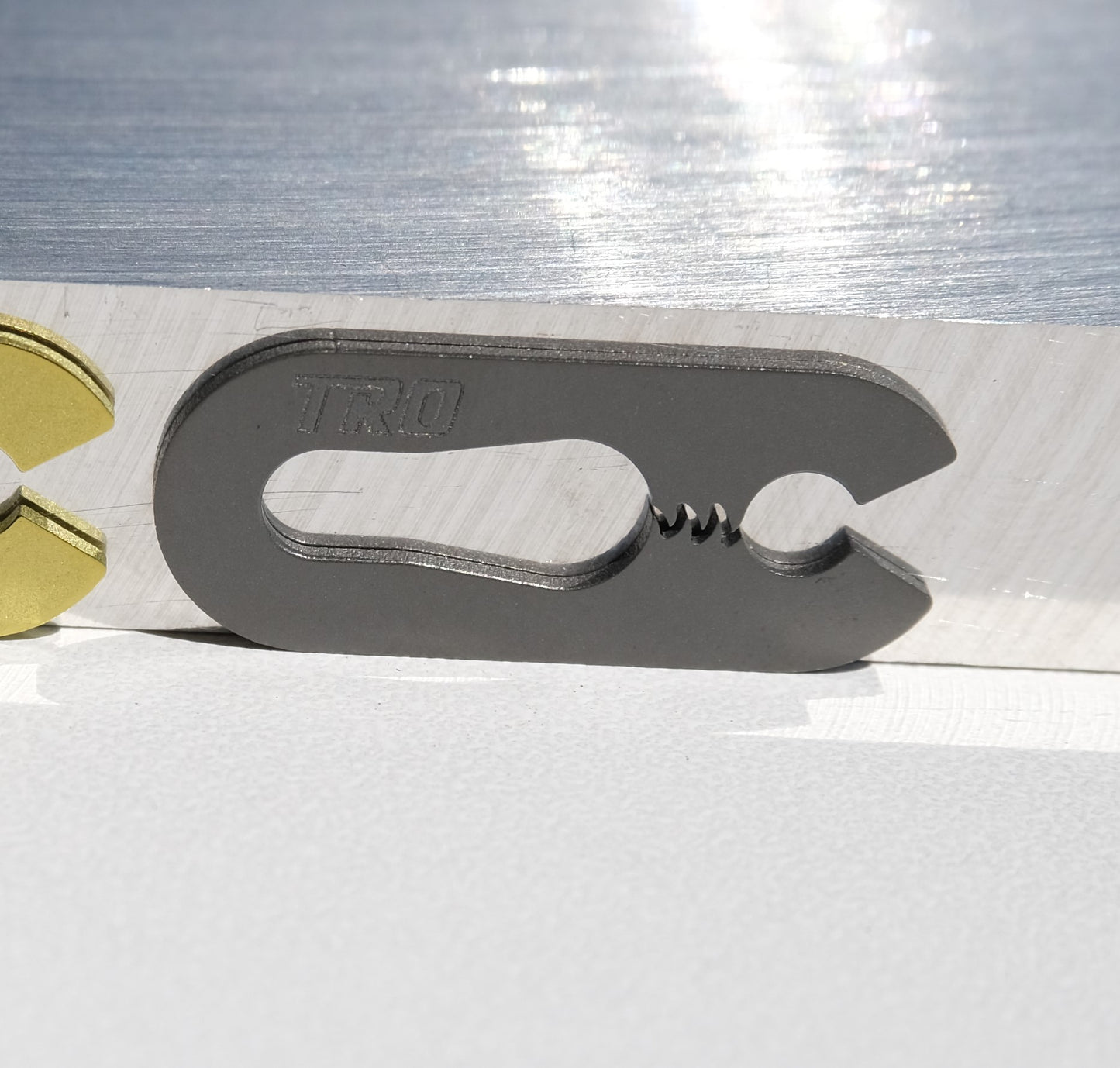 Titanium "Jaws" 520 Master Link Clip (Gold Tiodize Available Only)